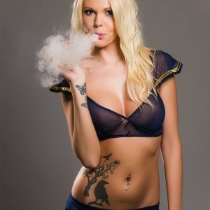 Cali Vape Vaping Babe