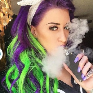 Cute-vape-girls